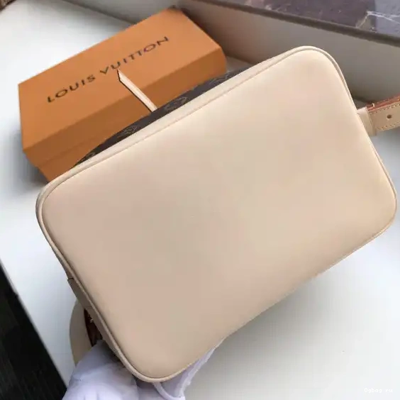 NOE BB VUITTON LOUIS 0427